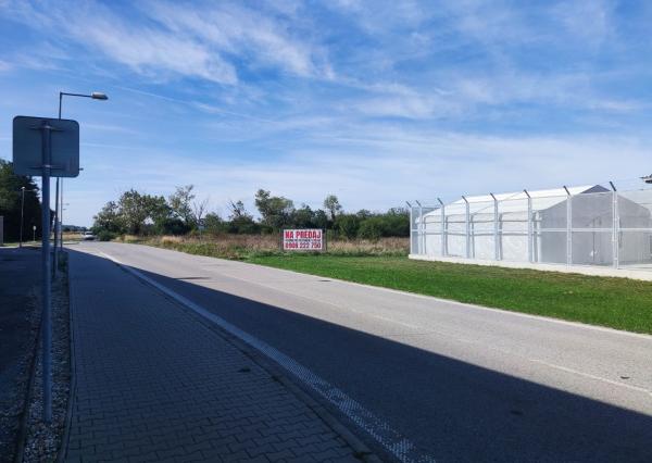 Pozemok pre obchod / služby - Šamorín Kasárenská