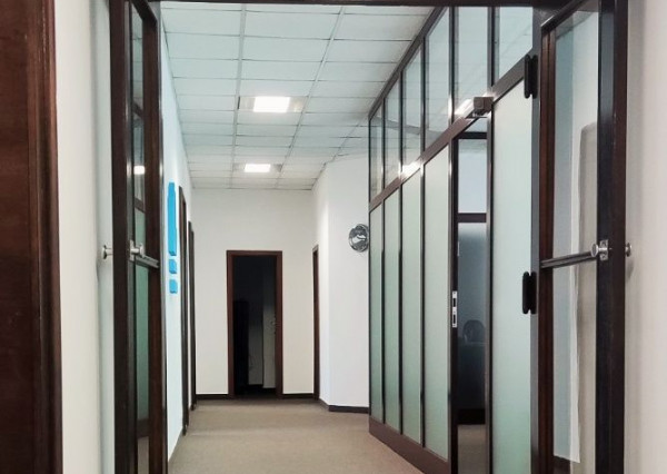 REPREZENTATÍVNY office 150 m2 s výhľadom do Námestia SNP