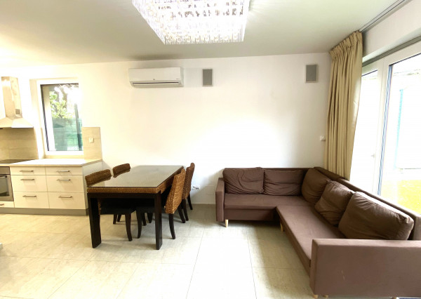 Prenájom luxusný 5 izbový rodinný dom s parkovaním a záhradkou Bratislava Vinohrady