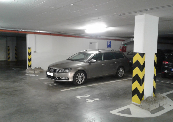 Garážové státie Záhorská Bystrica-Ota Holúska