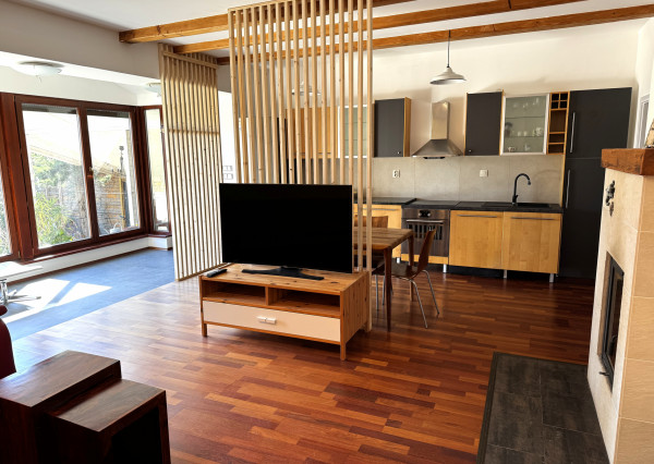 Priestranný 3i byt - 2x kúpeľňa, veľká terasa