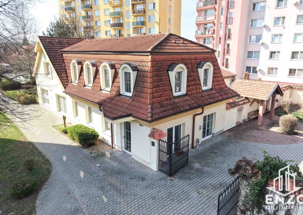 PREDAJ  l  komerčný objekt v centre mesta Topoľčany