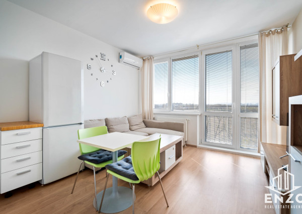 PREDAJ︱dizajnový 2-izb. s klimatizáciou a panoramatickým výhľadom