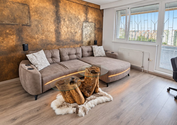PRENÁJOM: zrekonštr. Urban Luxury Industriálny 3-izbový byt