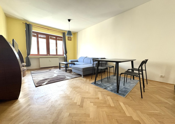 2-izbový byt s kabinetom a kuchyňou na Obchodnej ulici